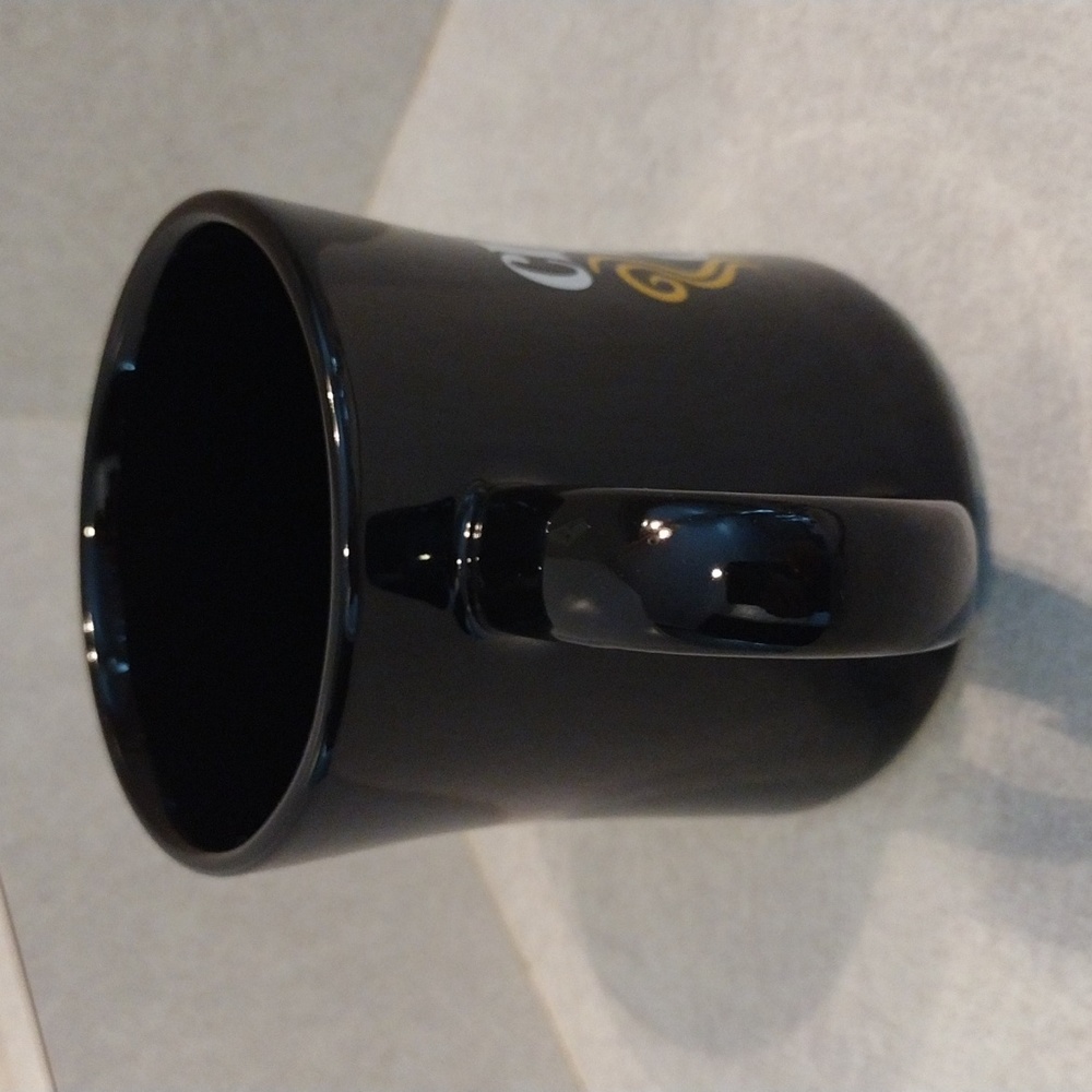 Red Shed coffee mug. - Picture 4 of 8